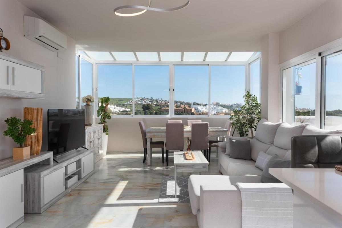 Apartment Stunning Beachfront Penthouse *