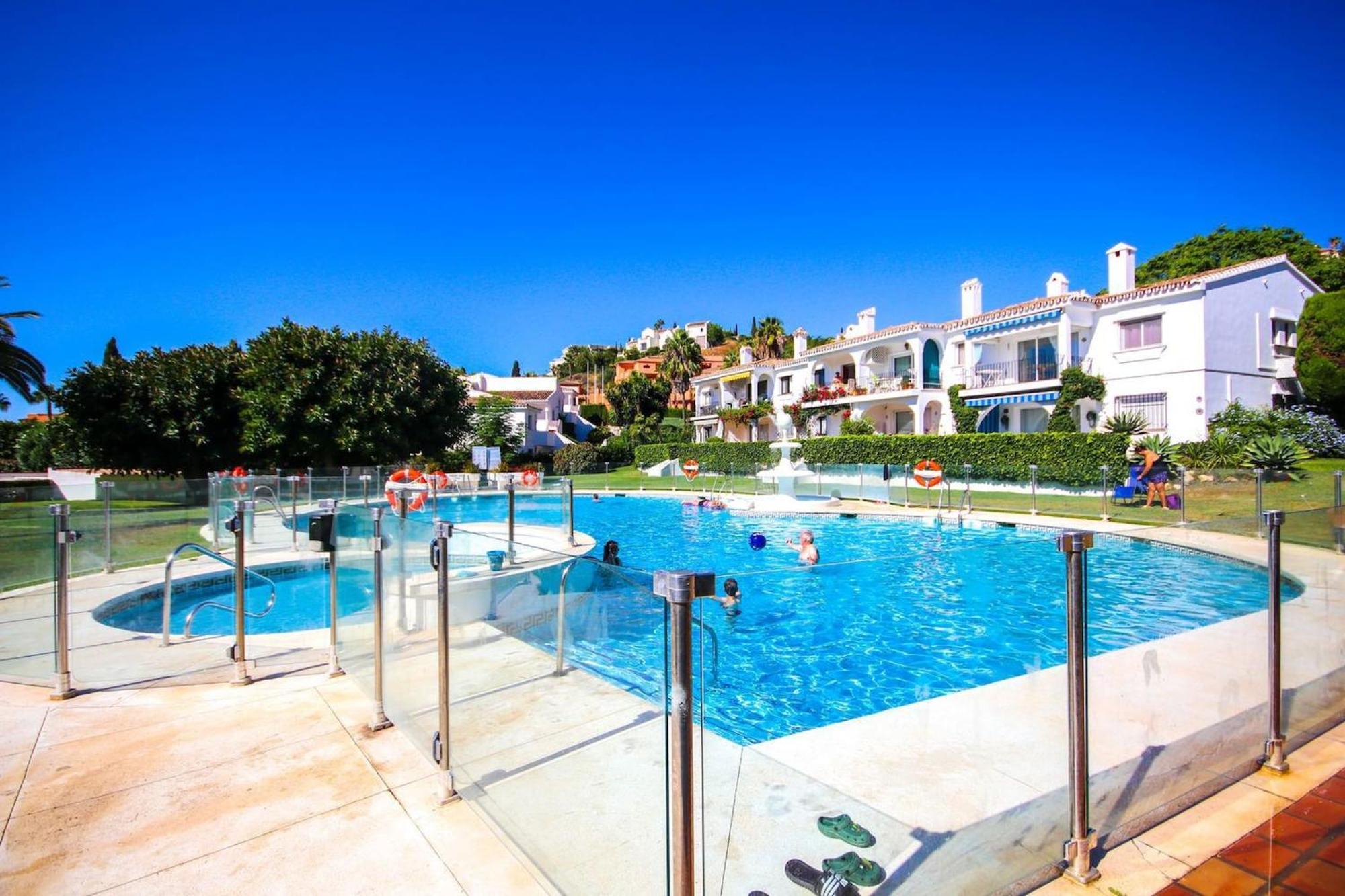 Modern Two Bedroom In Pueblo Cortes Del Golf Benahavis Apartment Estepona