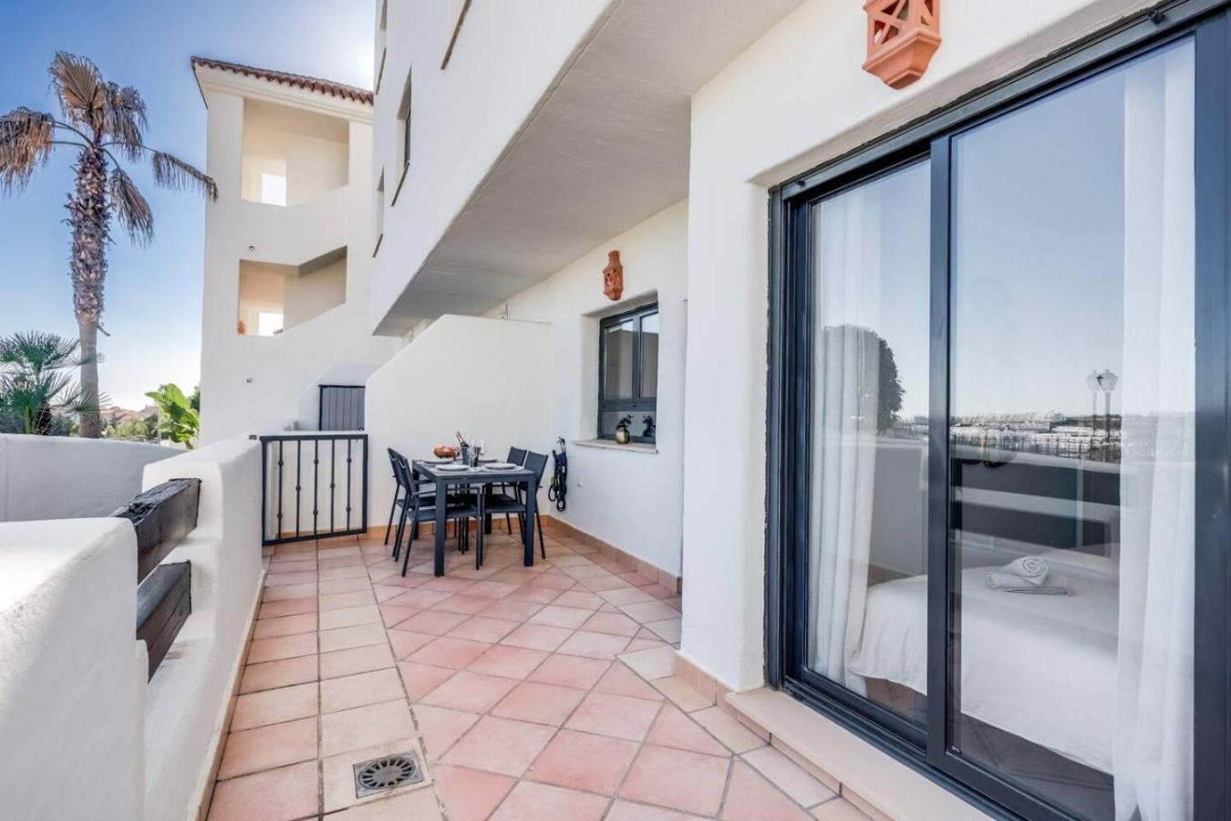 Apartment Sunset Golf Escape - Stijlvol New Golden Mile