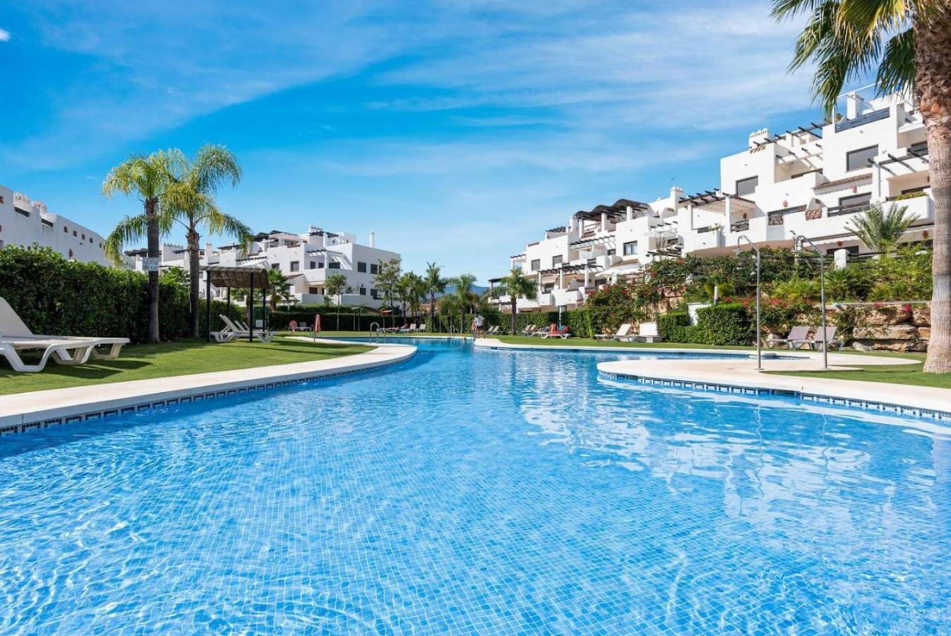 Apartment Sunset Golf Escape - Stijlvol New Golden Mile Estepona