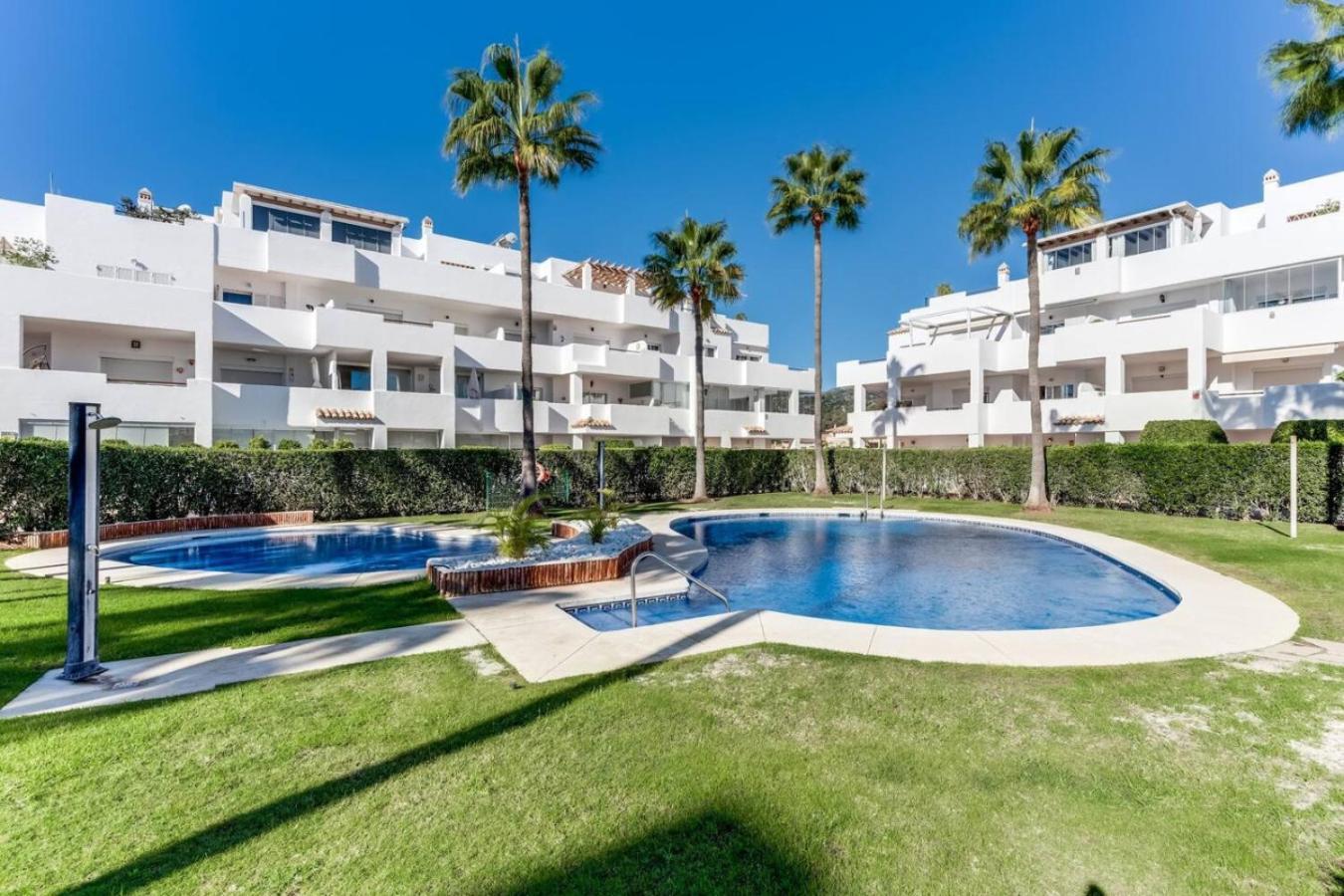 Apartment Beautiful Casita Near Lunymar Golf Course With Stunning Views Estepona