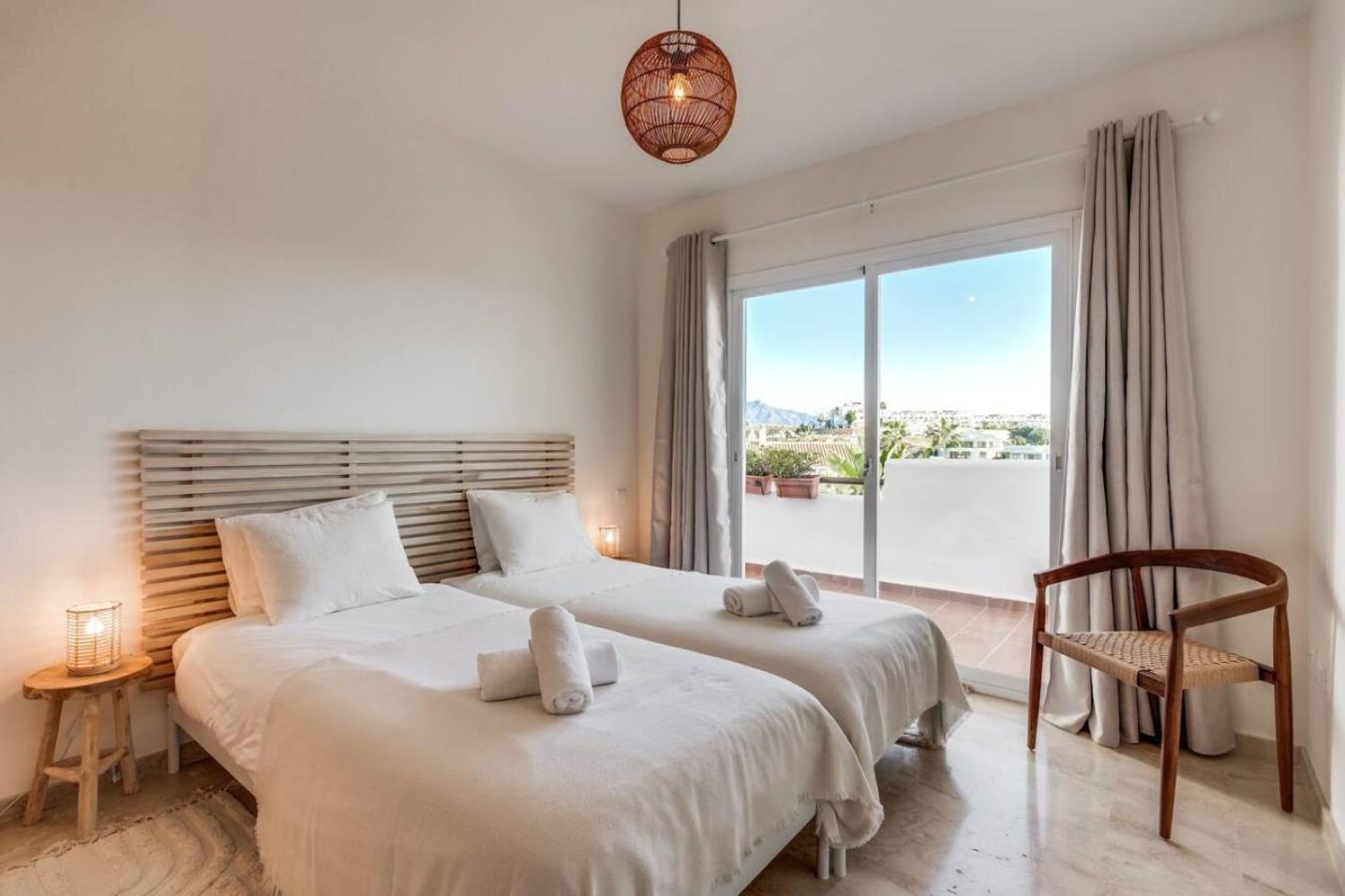Beautiful Casita Near Lunymar Golf Course With Stunning Views Apartment Estepona