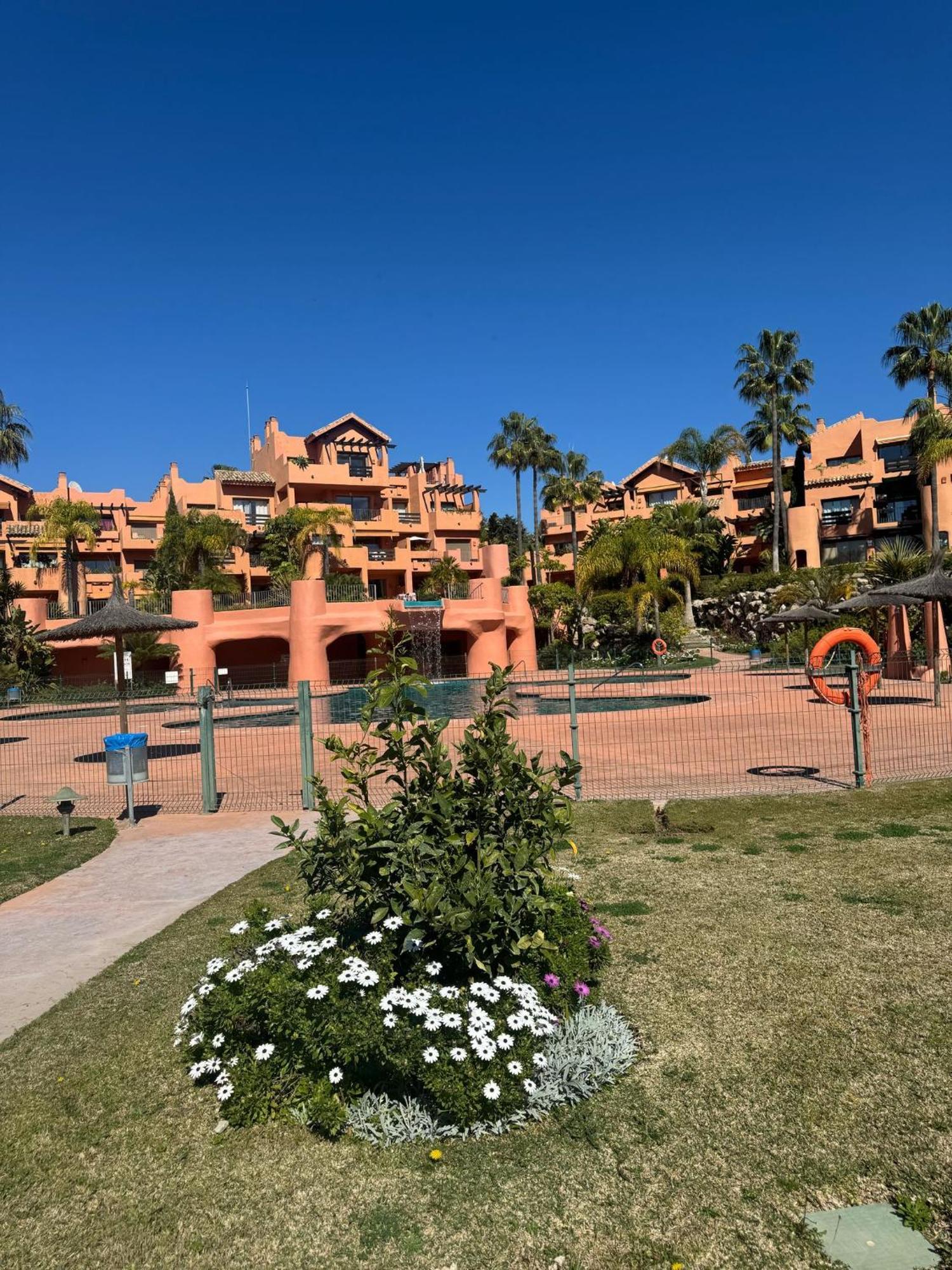 Nueva Sotoserena * Estepona