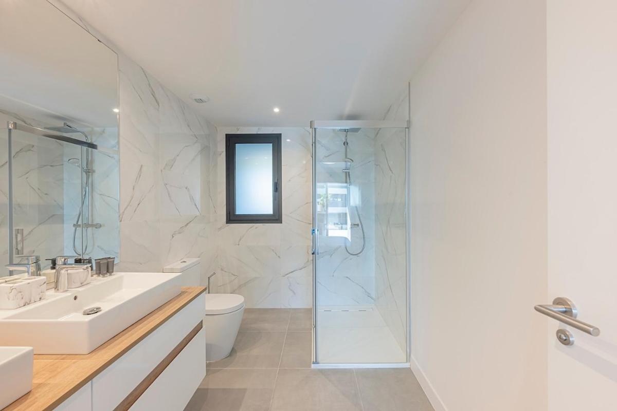 Apartment Magnificent 3-bedroom Apartment, Terrace, Sauna And Swimming Pools *