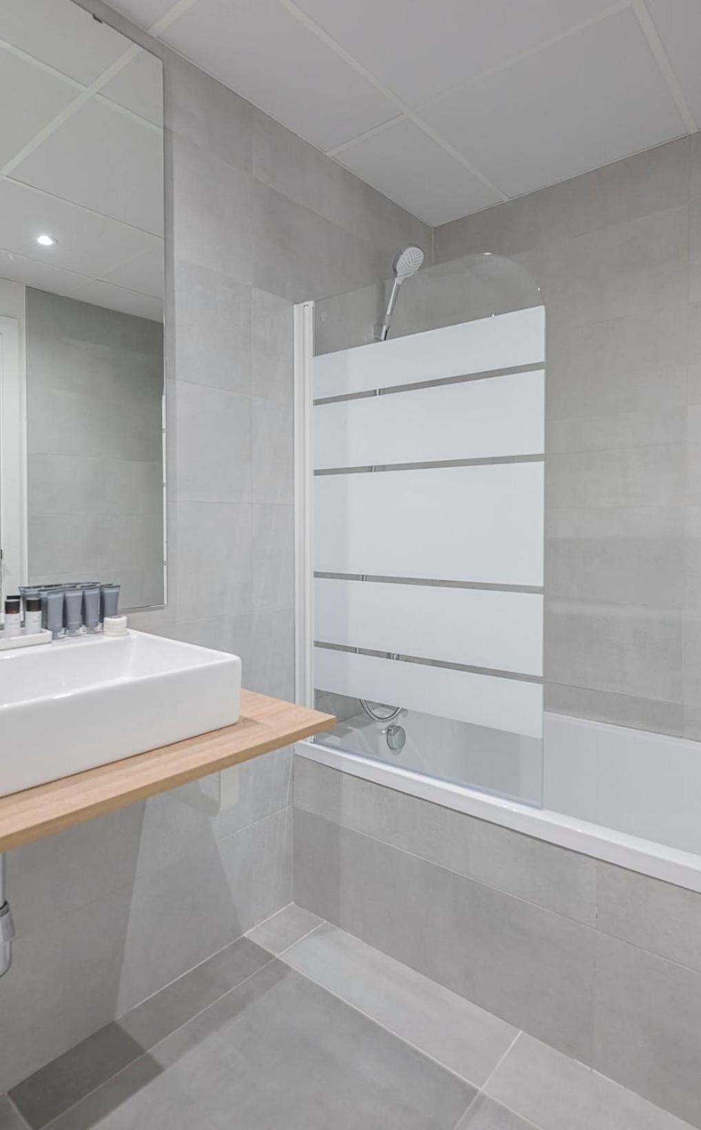 Magnificent 3-bedroom Apartment, Terrace, Sauna And Swimming Pools Apartment