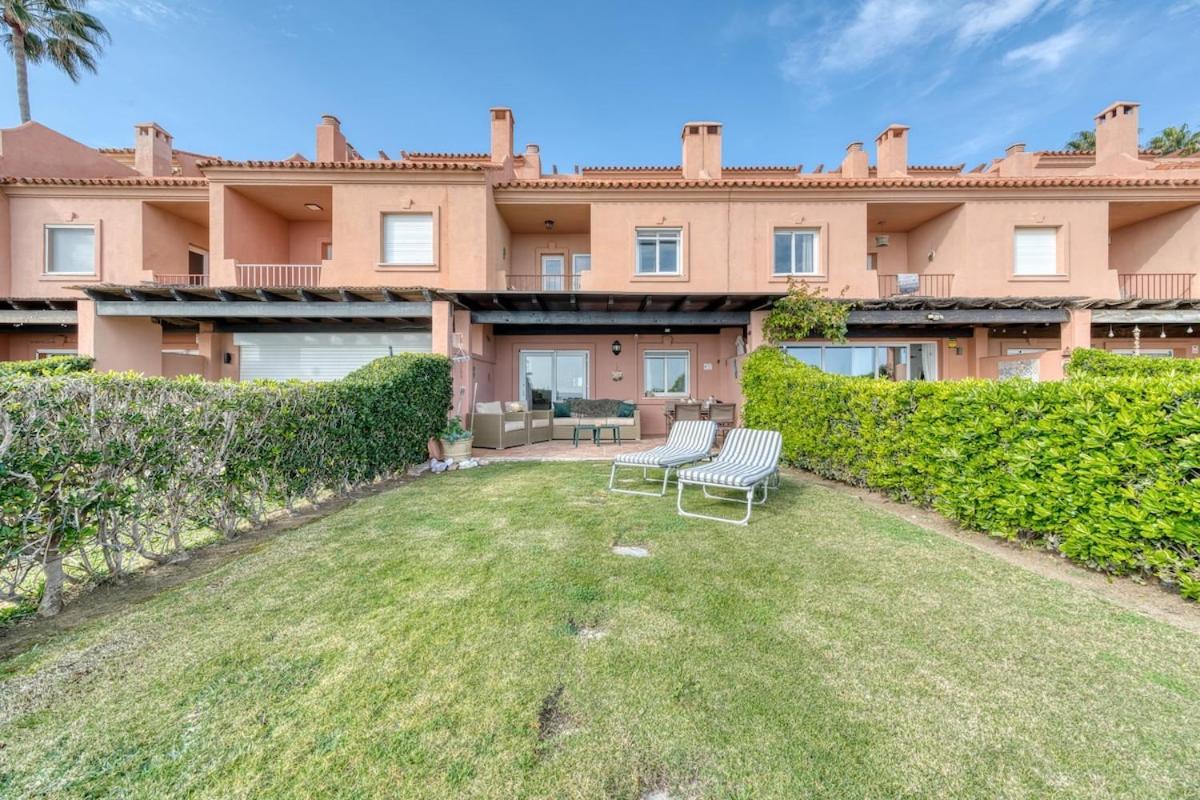 Vakantiehuis Playa Azul Beachfront Townhouse Estepona