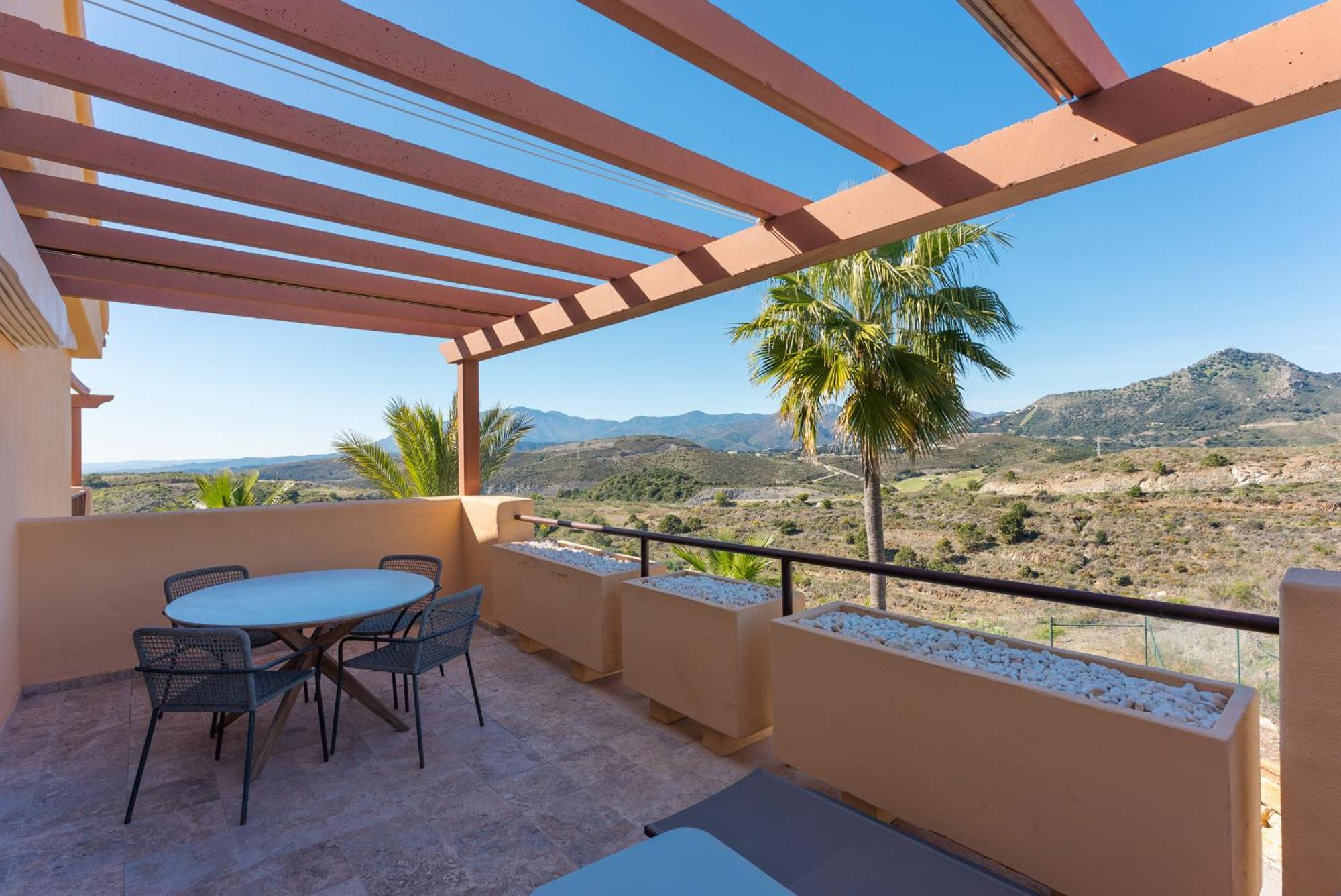 Stunning 3-bedroom Seaview Penthouse *