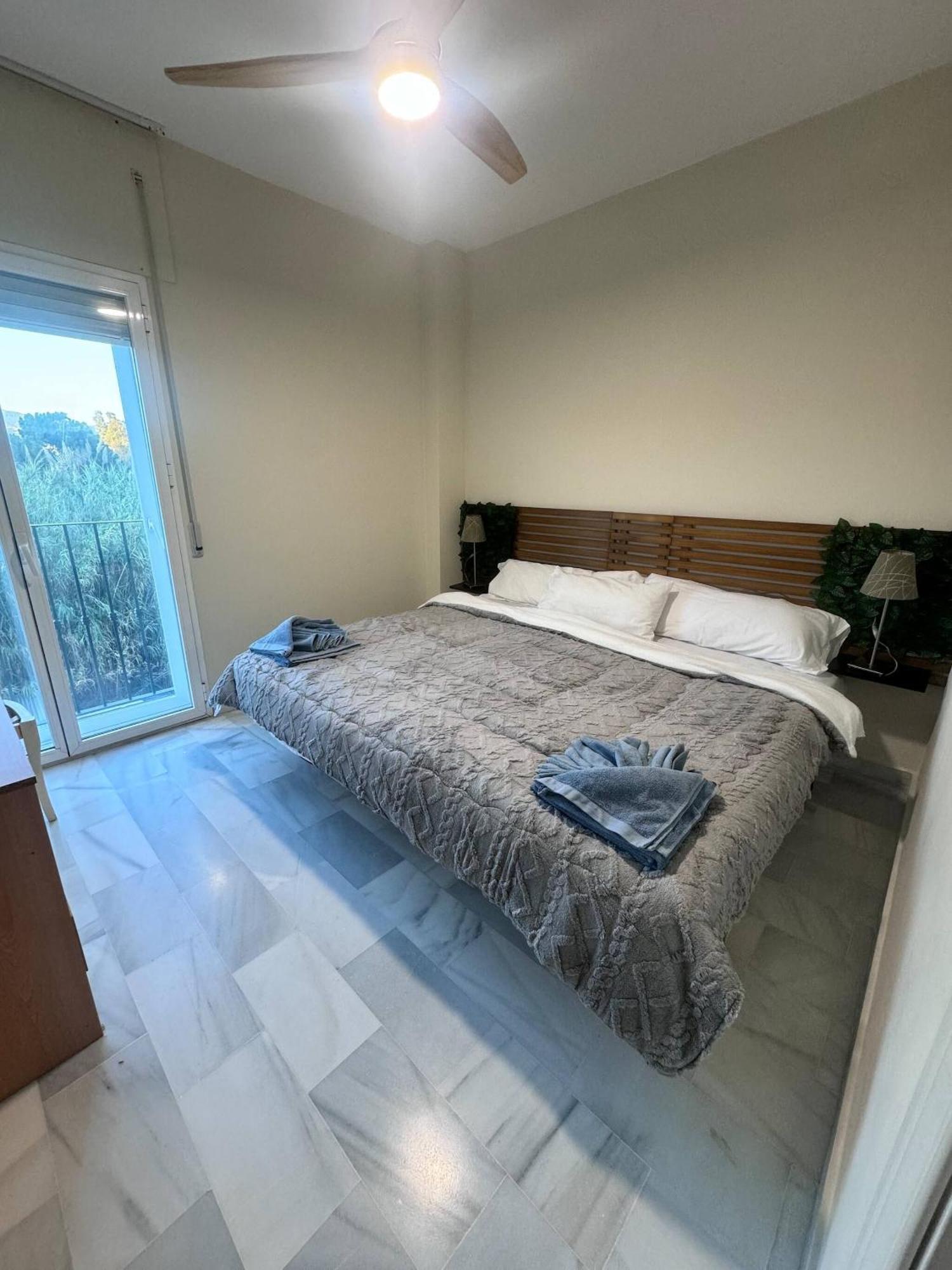 Cozy Room In Modern Shared Apartment In Atalaya, Spain *
