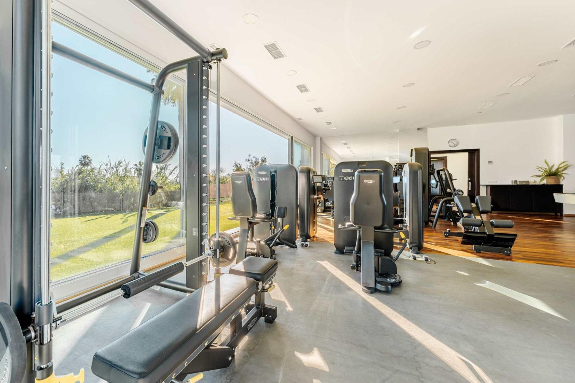 Paraiso Alto Ultimate Pool Gym Cinema Parking Golf *