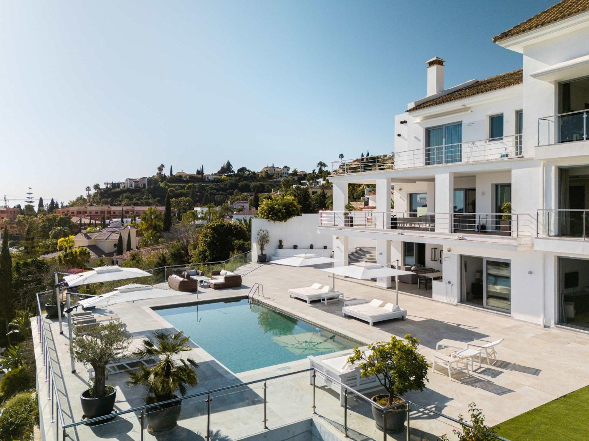 Paraiso Alto Ultimate Pool Gym Cinema Parking Golf Estepona