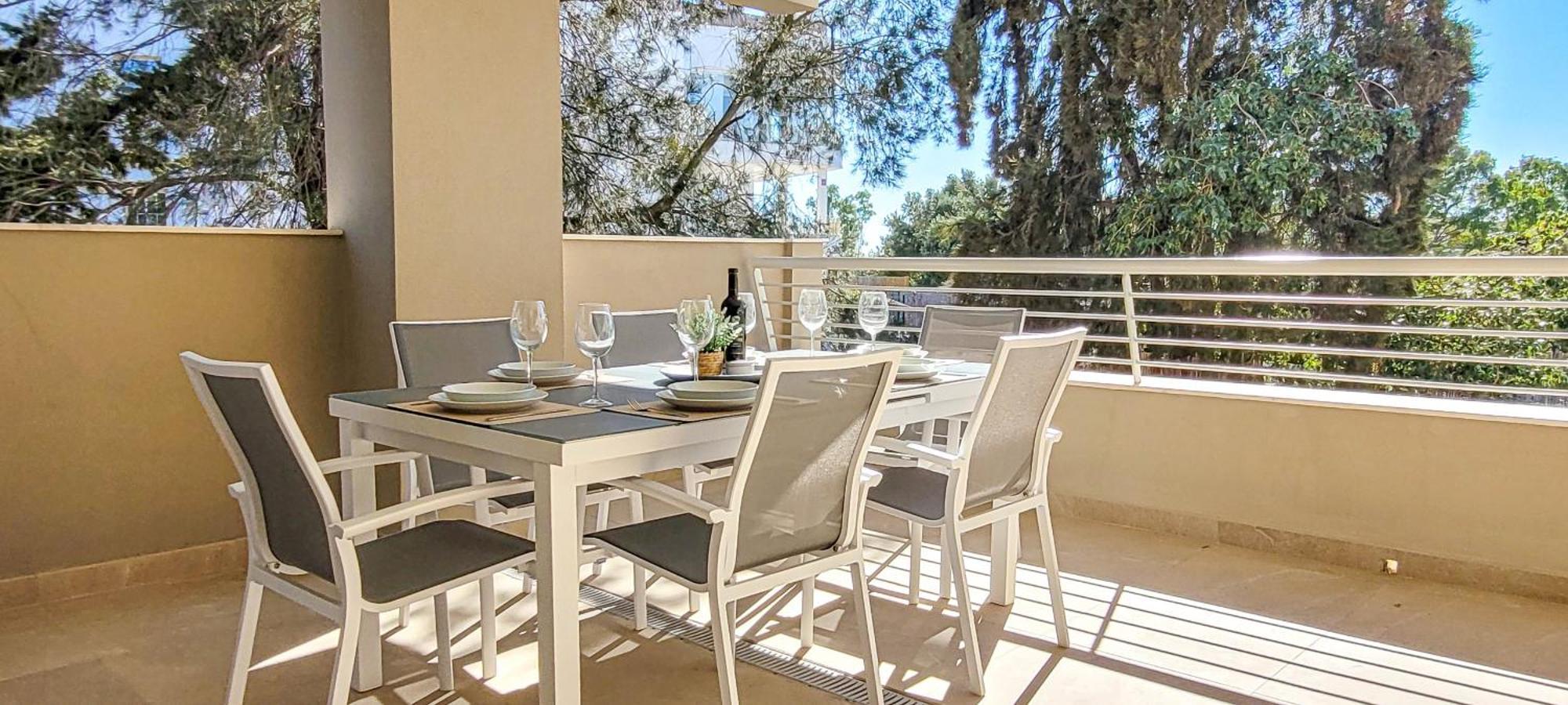 Two Bedroom In Sunny Golf, Apartamento