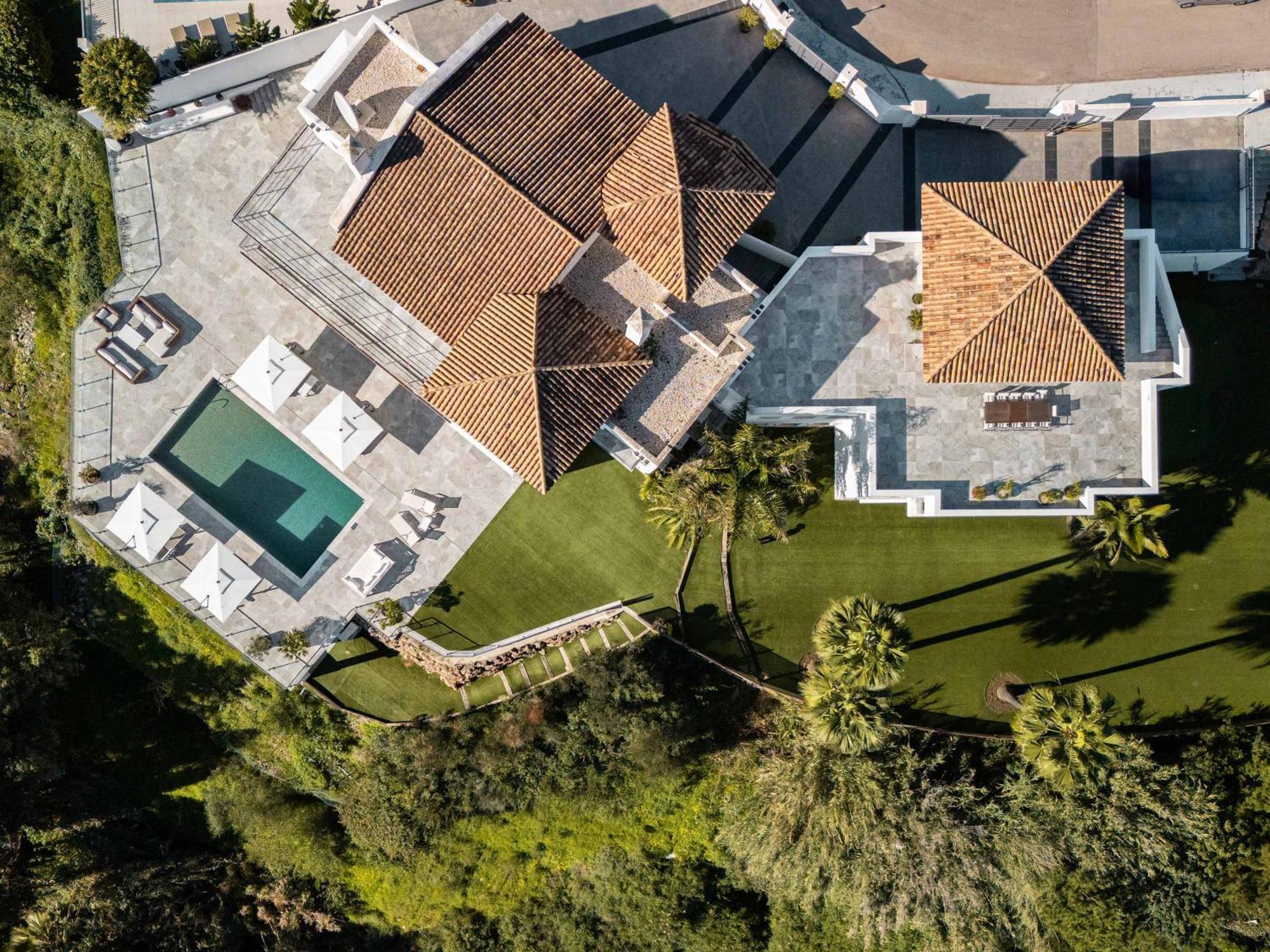 Villa Paraiso Alto Ultimate Pool Gym Cinema Parking Golf Estepona