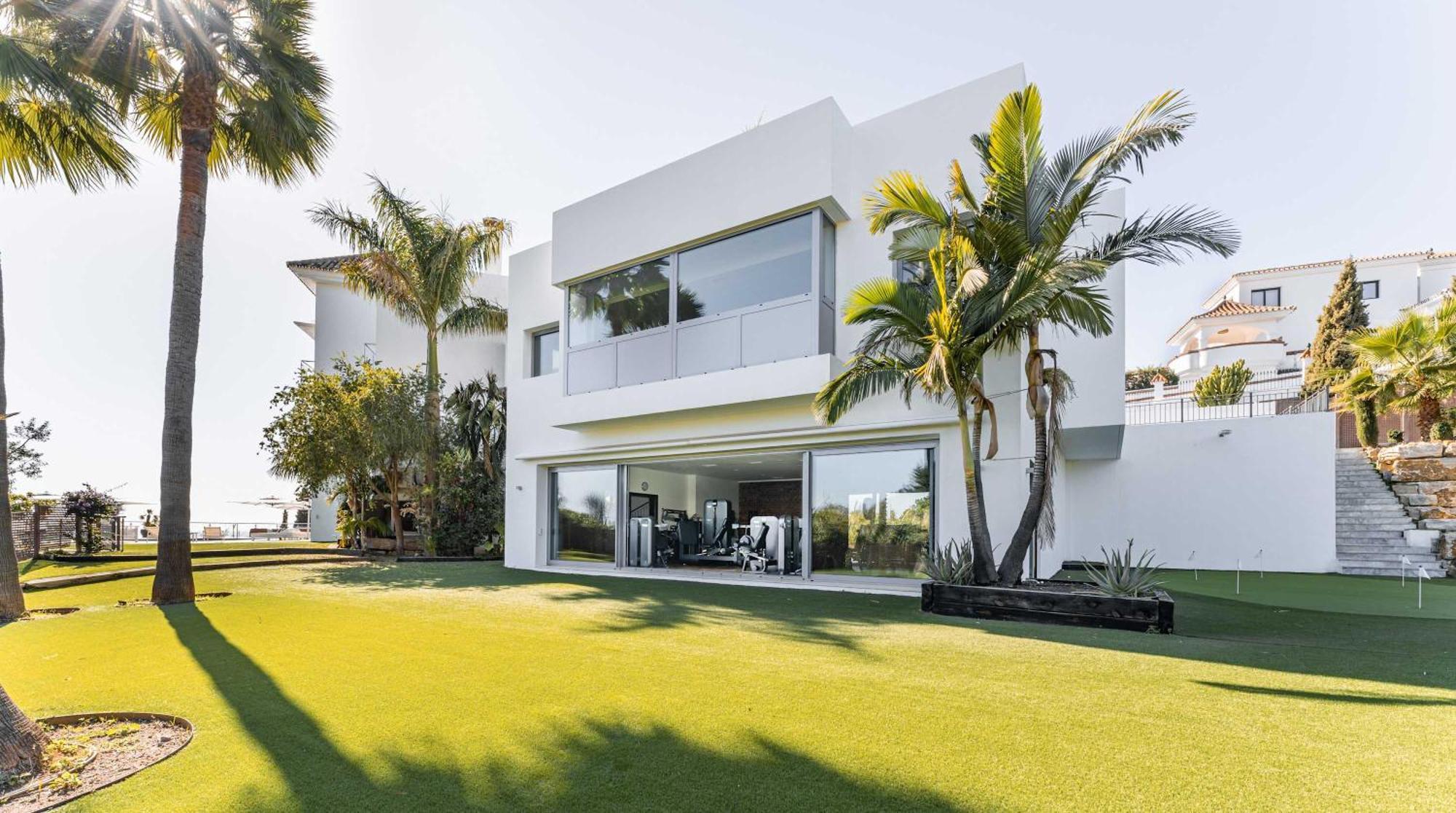 Villa Paraiso Alto Ultimate Pool Gym Cinema Parking Golf