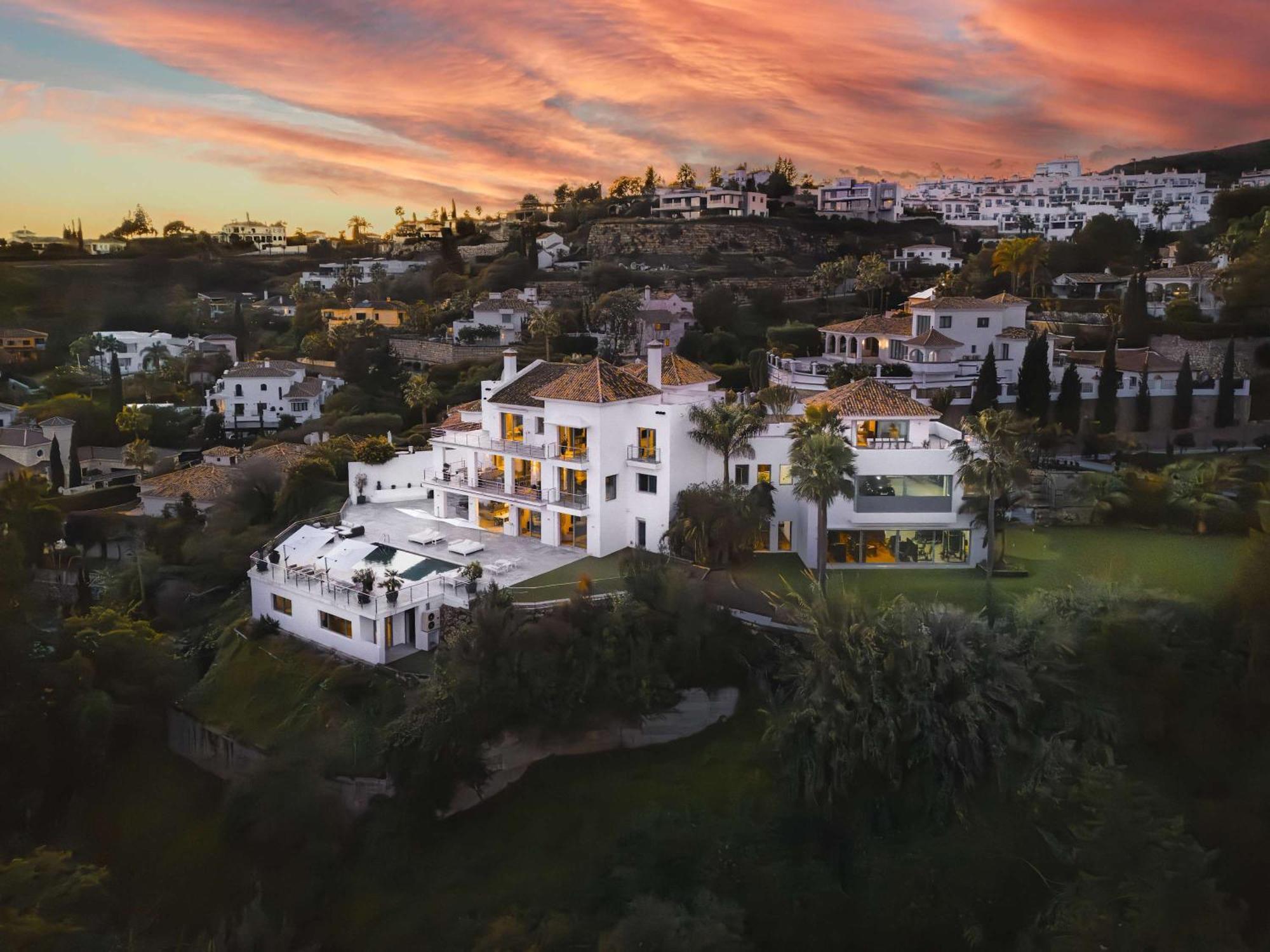Villa Paraiso Alto Ultimate Pool Gym Cinema Parking Golf