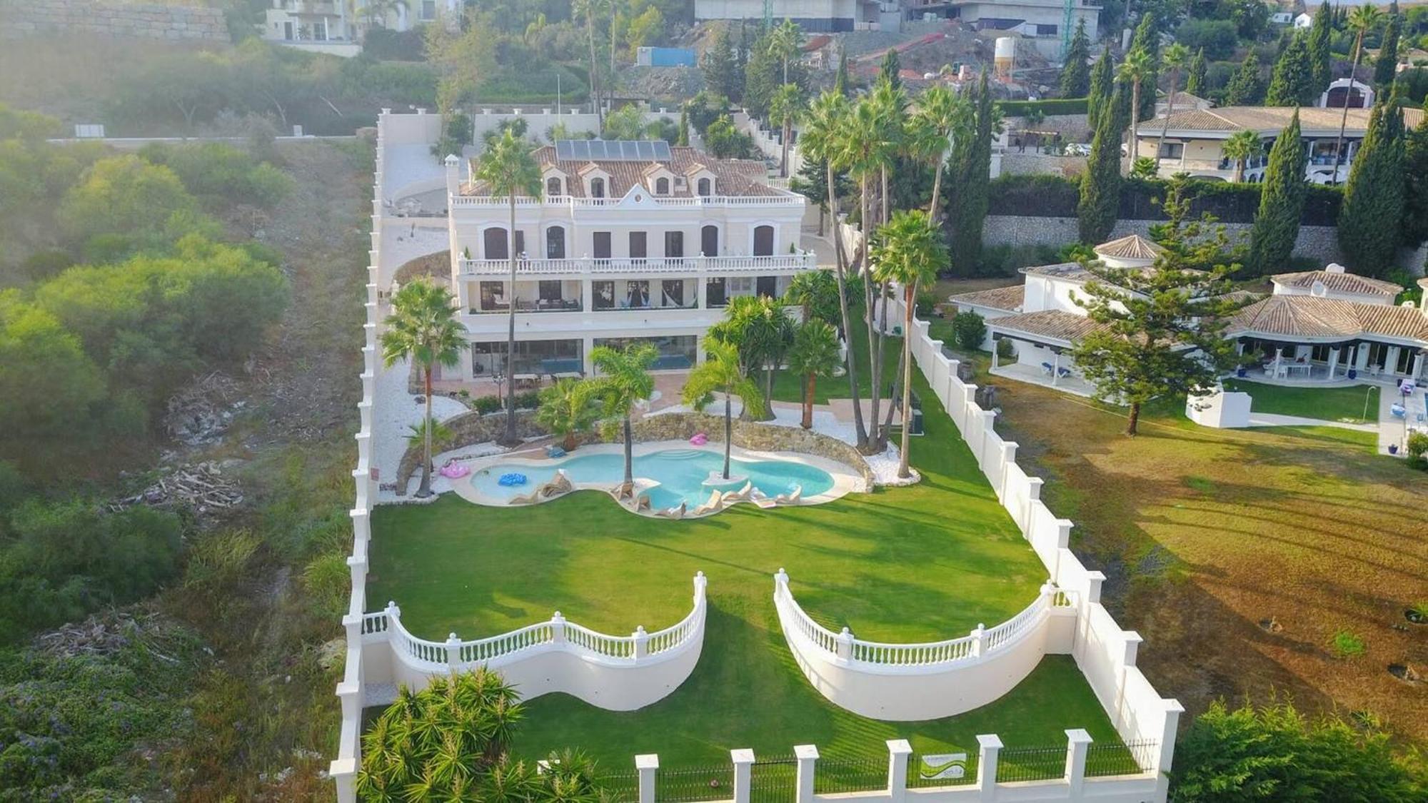 Huge Golf With One Of Marbella Biggest Spas *