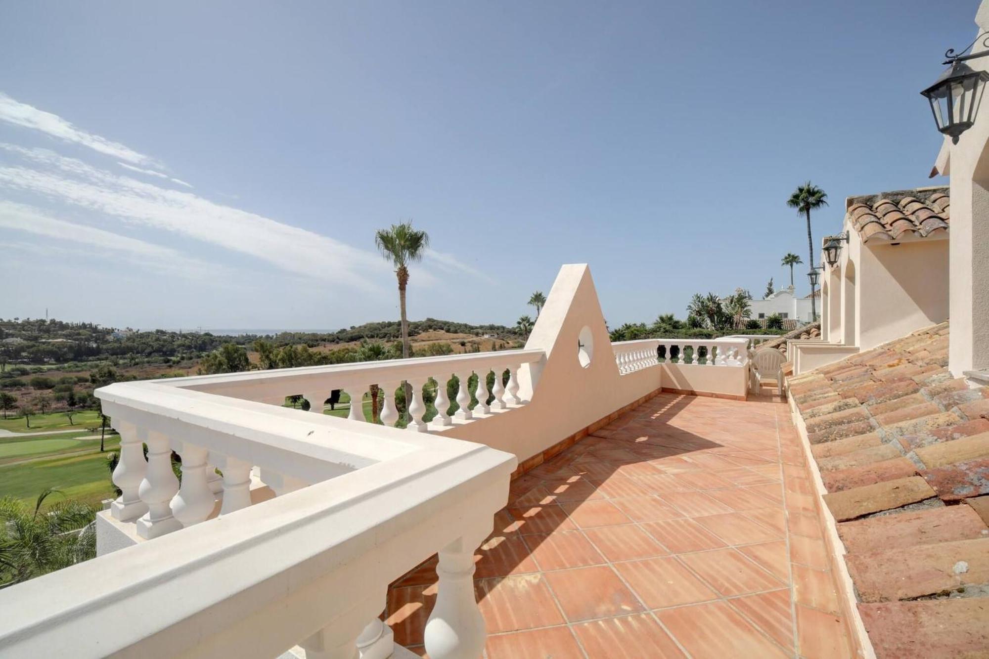Huge Golf With One Of Marbella Biggest Spas *