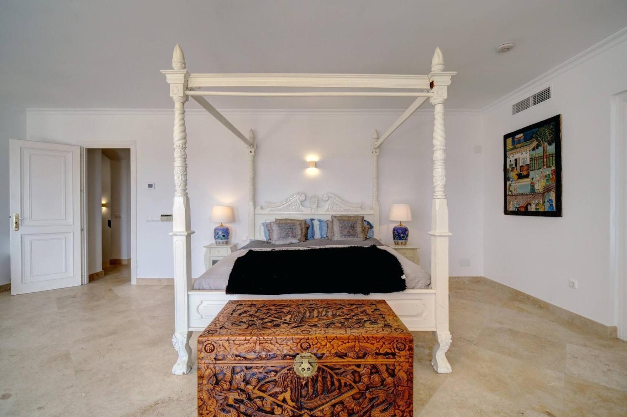 Huge Golf With One Of Marbella Biggest Spas Villa Estepona