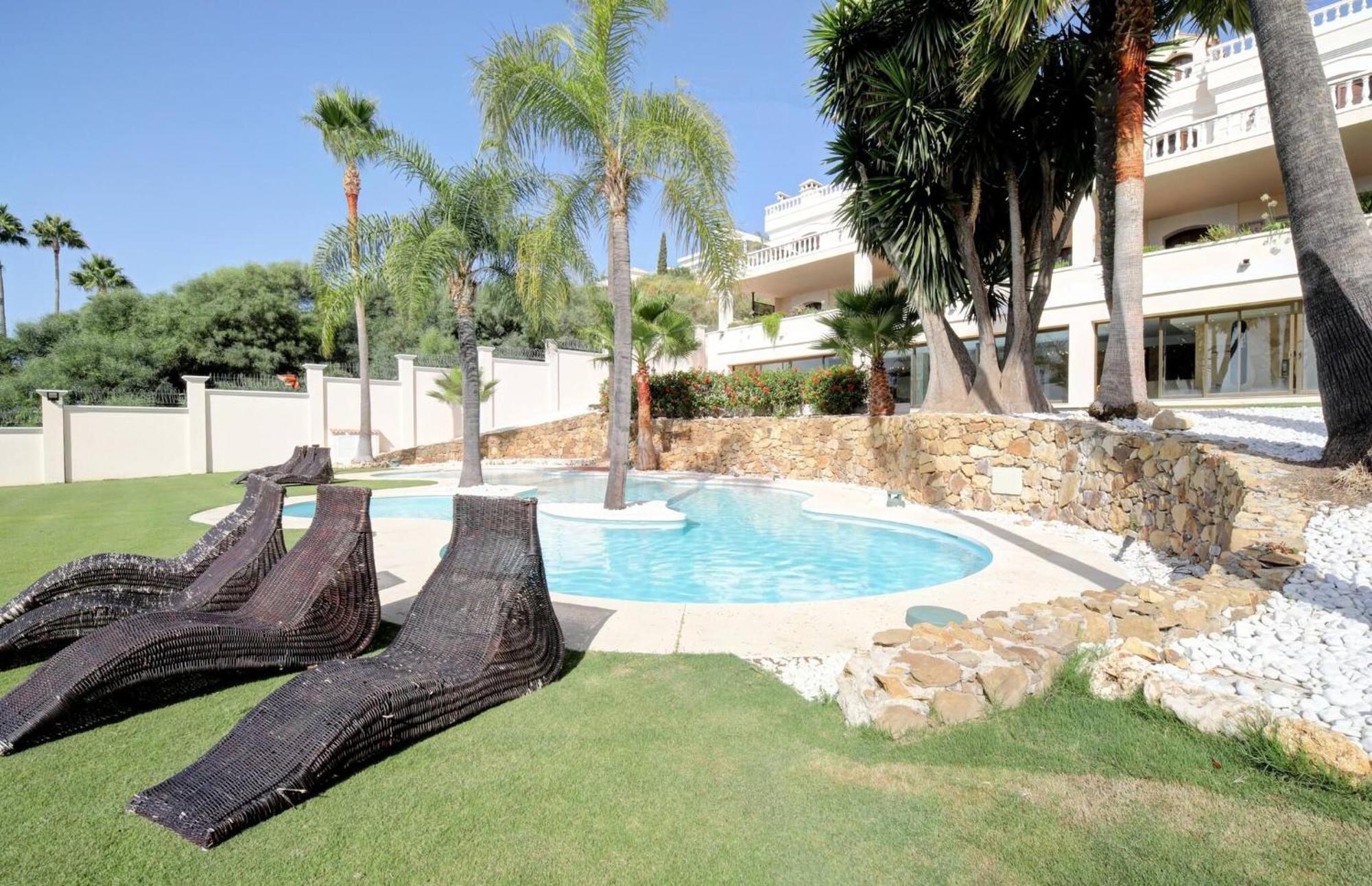 Huge Golf With One Of Marbella Biggest Spas Villa Estepona