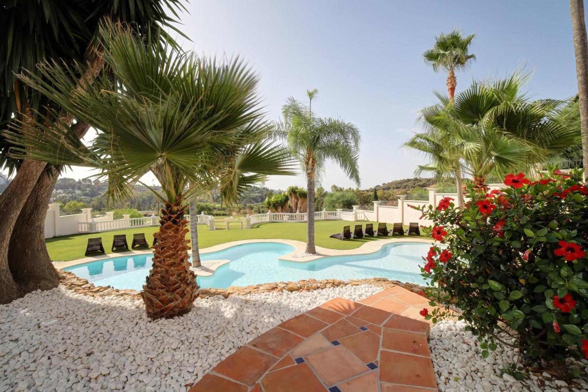Huge Golf With One Of Marbella Biggest Spas