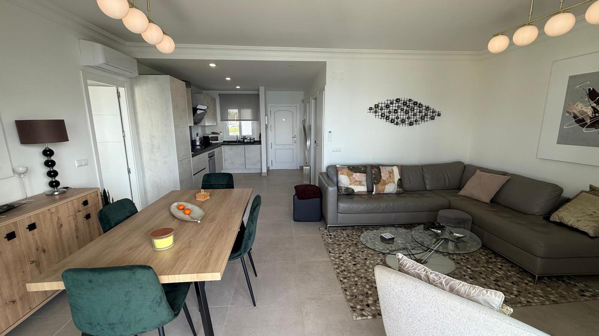 Front With Stunning Sea Views Appartement *
