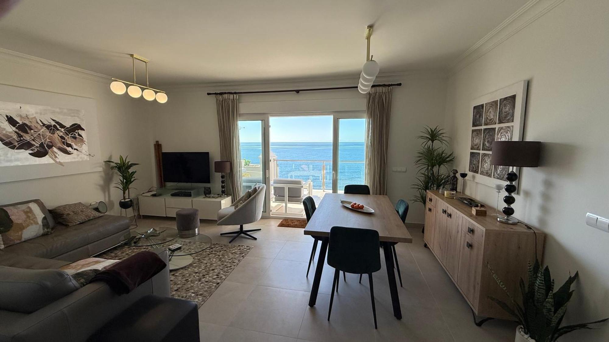 Appartement Front With Stunning Sea Views