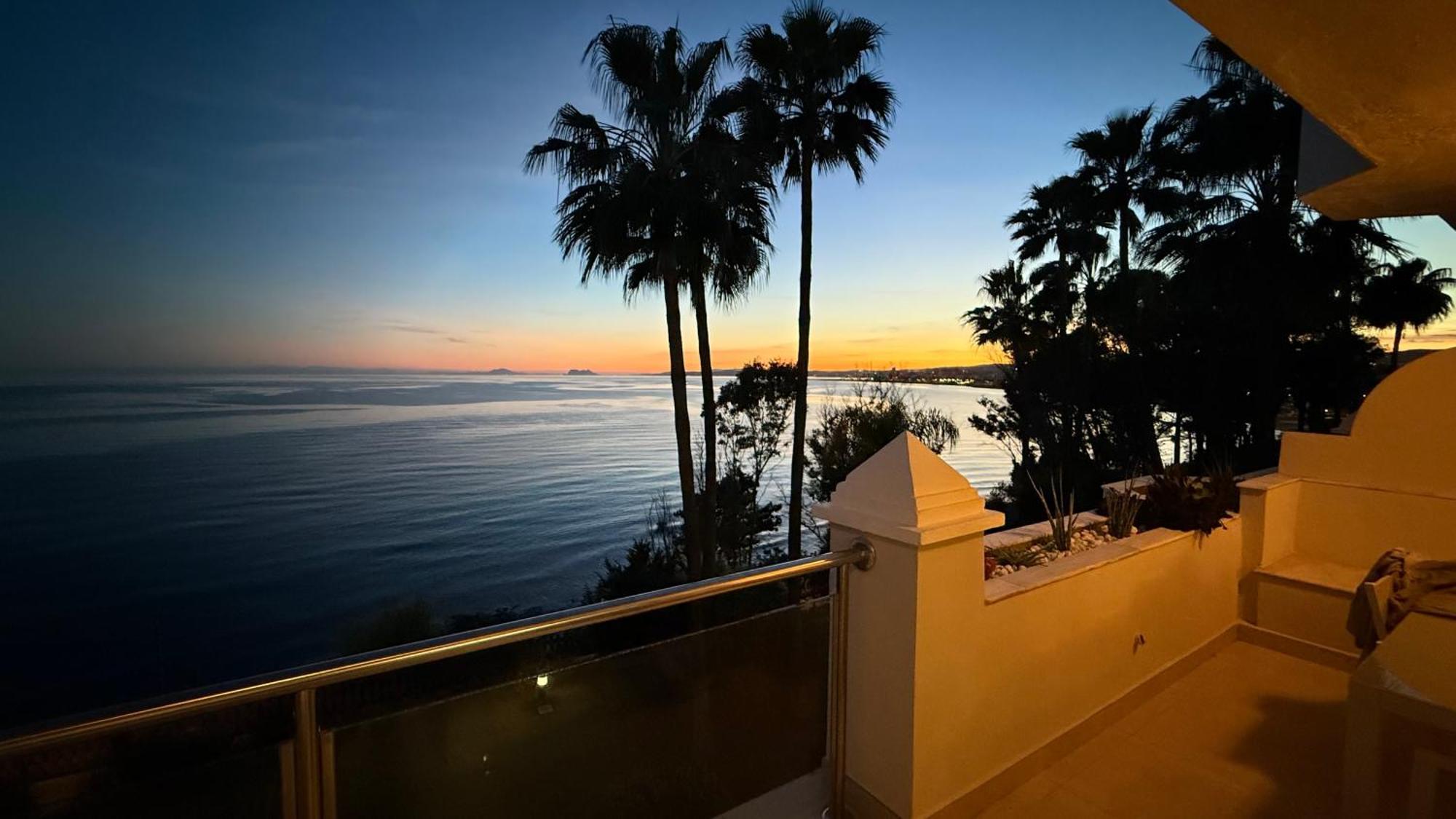 Front With Stunning Sea Views Appartement Estepona