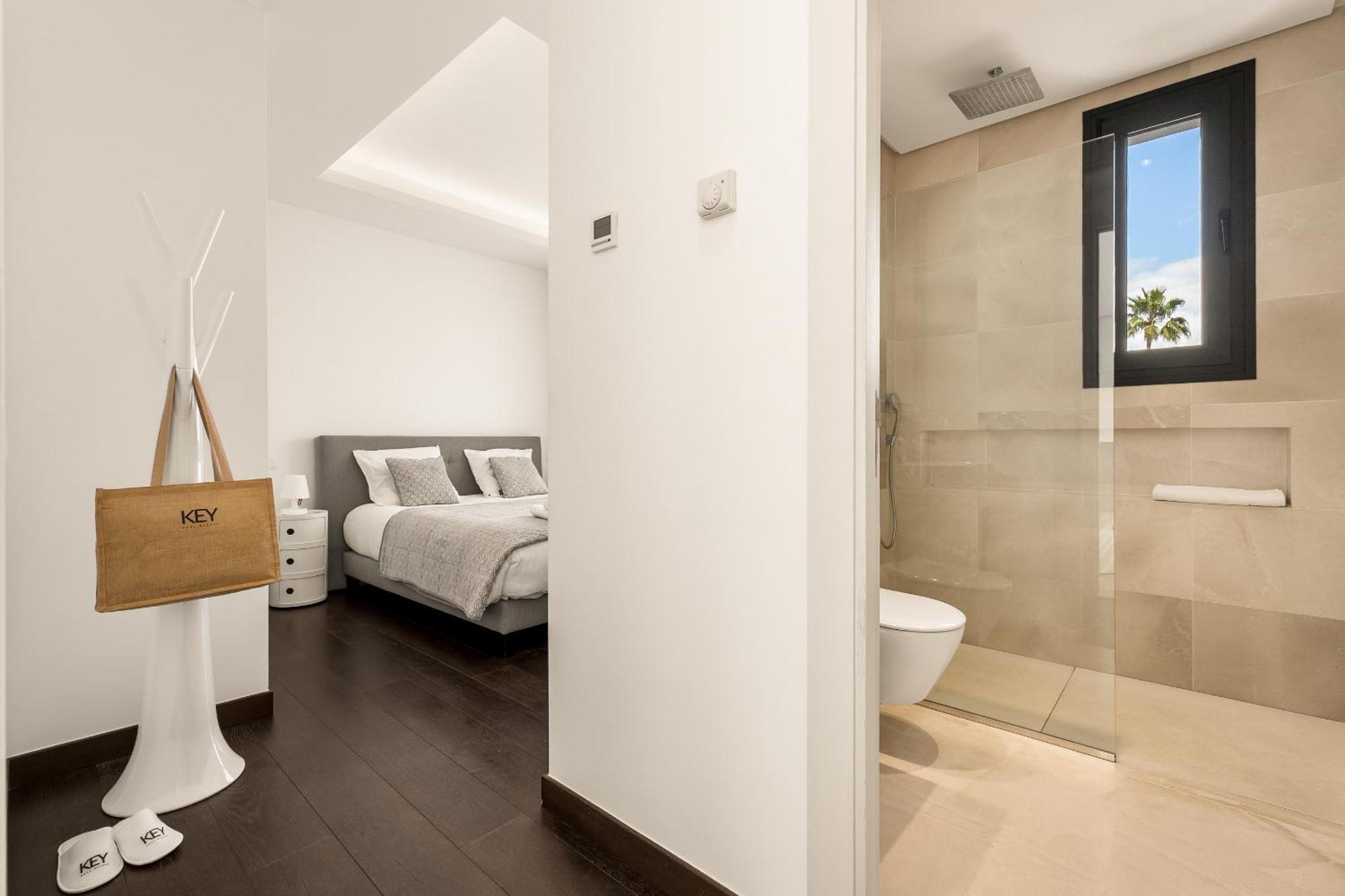Aurora - Marbella - Contemporary In New Golden Mile Estepona
