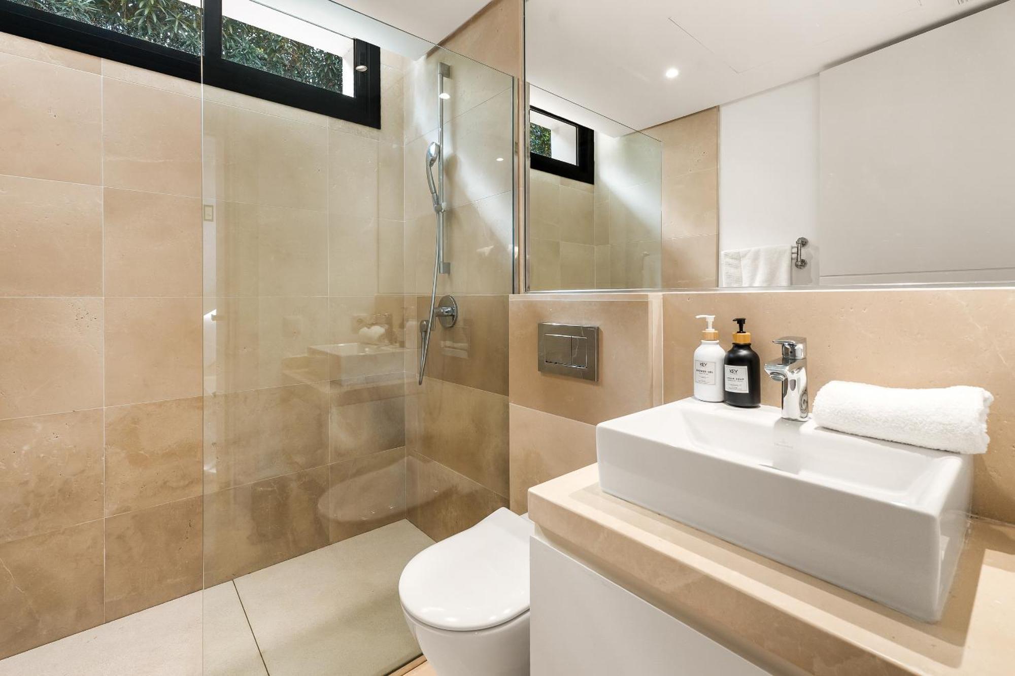 Villa Aurora - Marbella - Contemporary In New Golden Mile Estepona