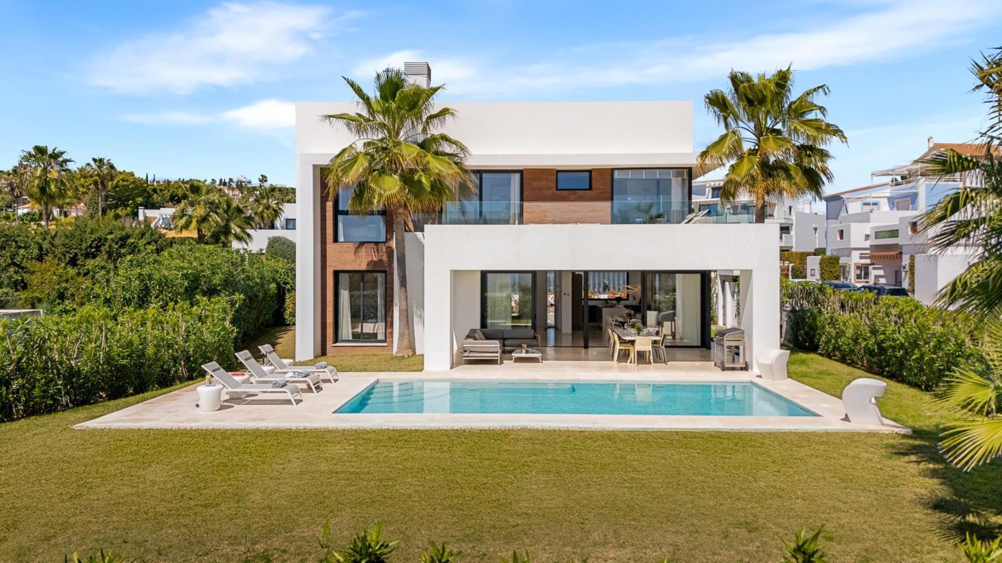 Villa Aurora - Marbella - Contemporary In New Golden Mile