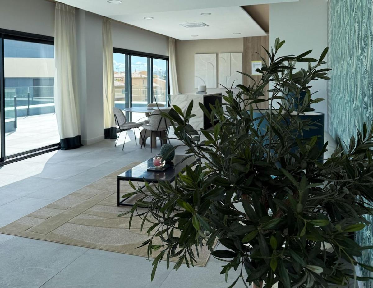 Apartment Oasis 325 2Nd Floor With Sea- And Mountain View