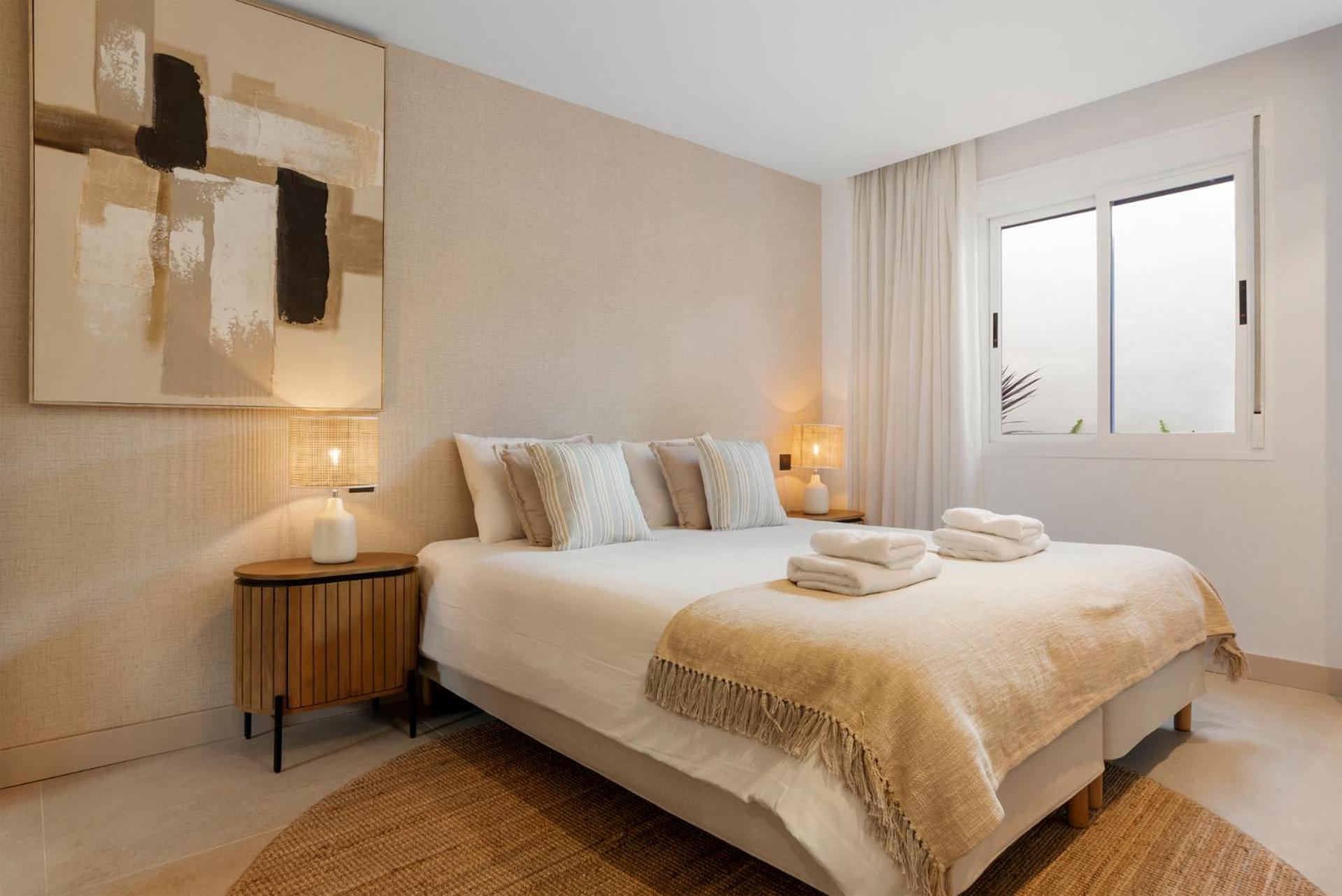 Apartment Stylish 2br In Estepona, Walk To & Old Town *