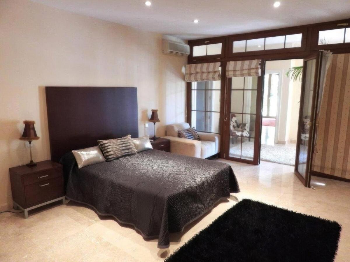 Luxury At Maria In El Paraiso Spain Villa *