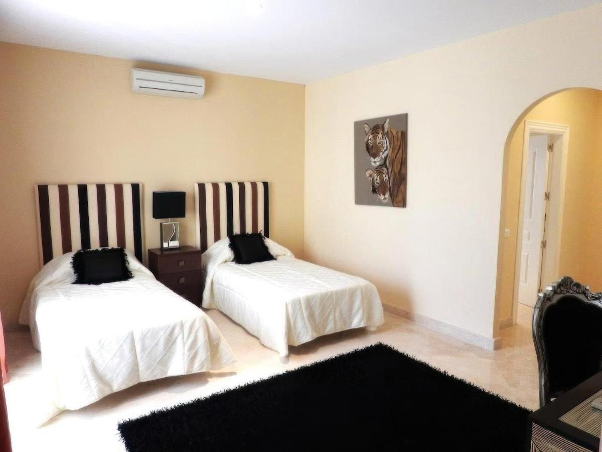 Villa Luxury At Maria In El Paraiso Spain