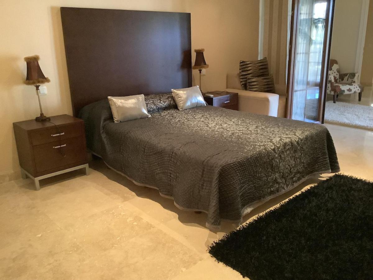 Luxury At Maria In El Paraiso Spain Villa Estepona