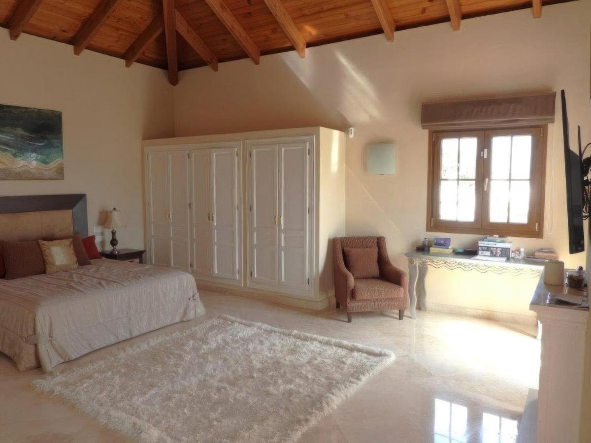 Luxury At Maria In El Paraiso Spain *