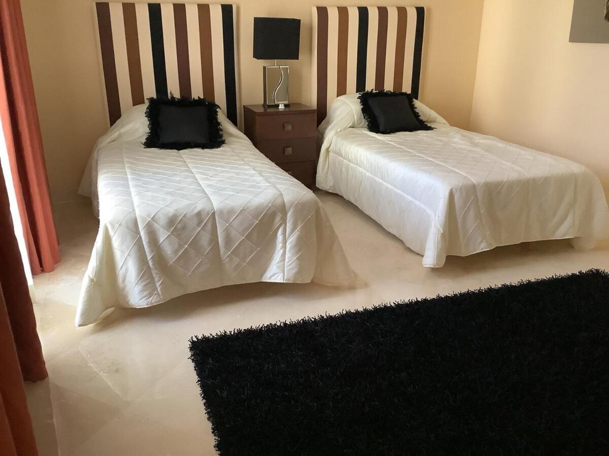 Luxury At Maria In El Paraiso Spain Villa *
