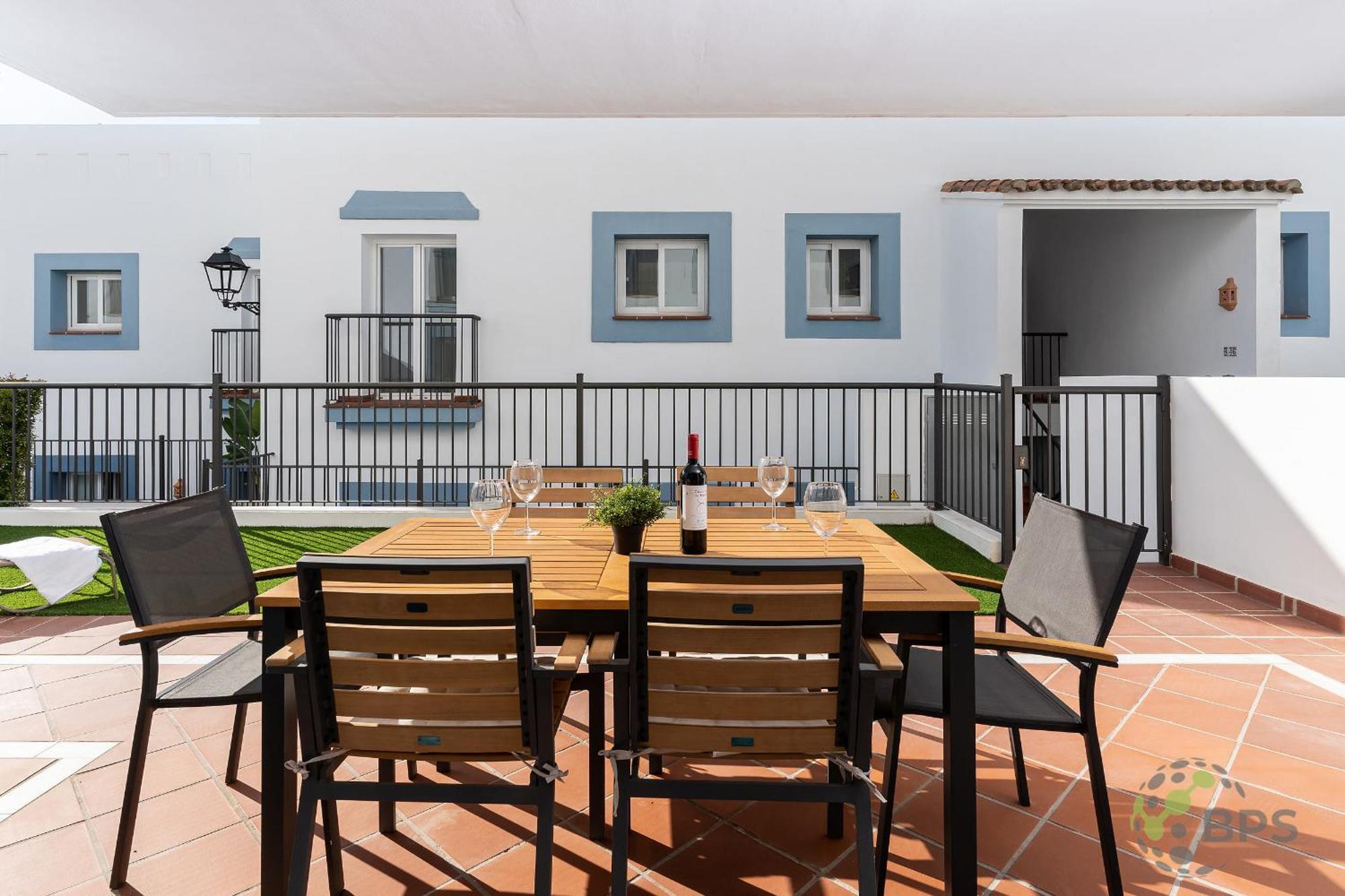 Elegant And Stylish Retreat 592 Apartment *