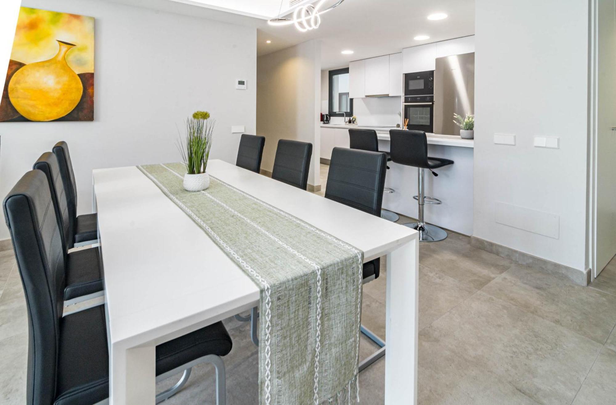Inf42p - Modern Near The Appartement