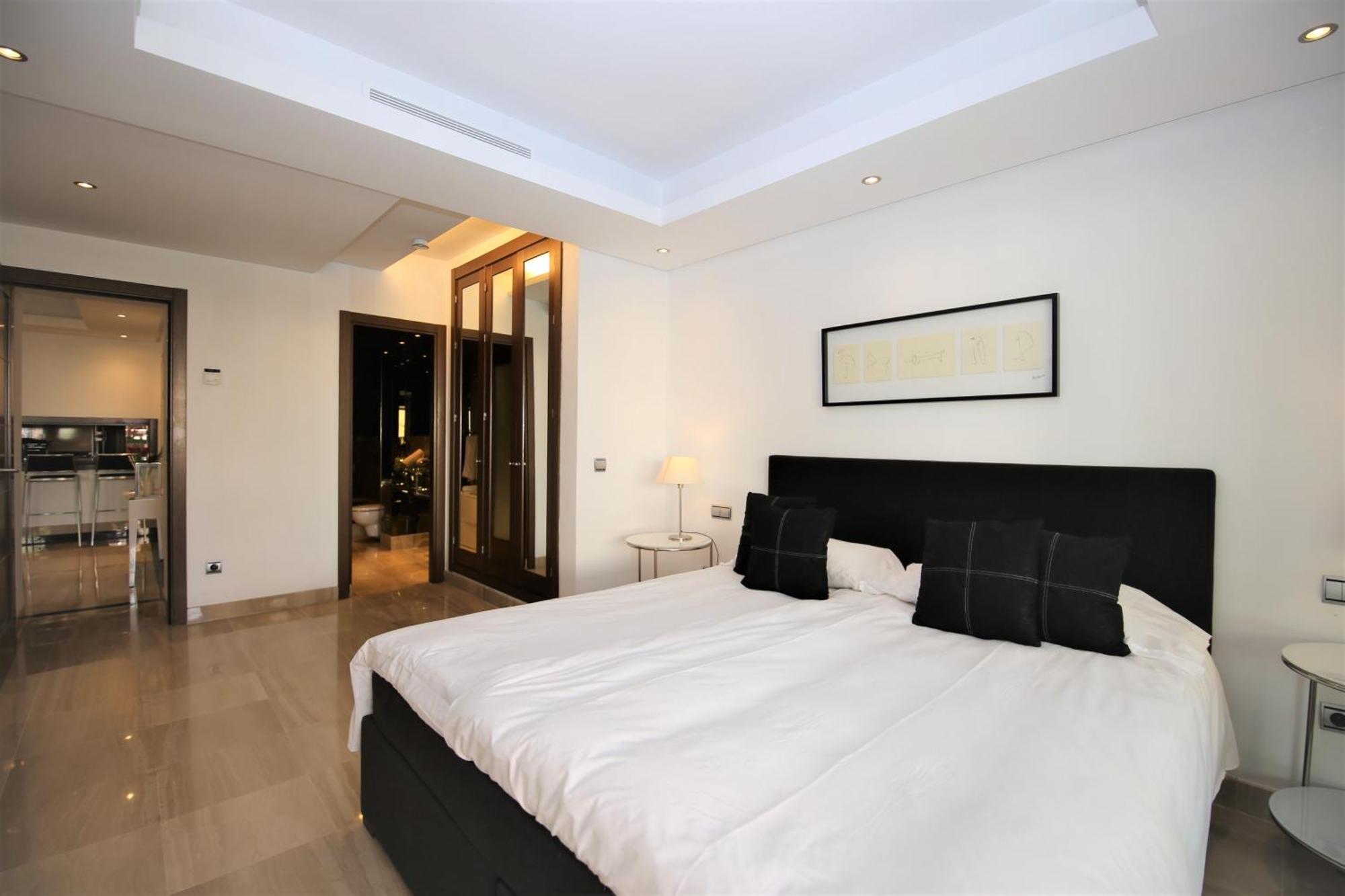 East Daisy * Estepona