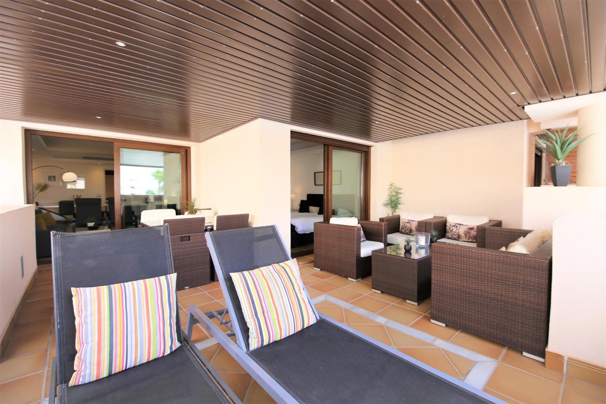 East Daisy Estepona