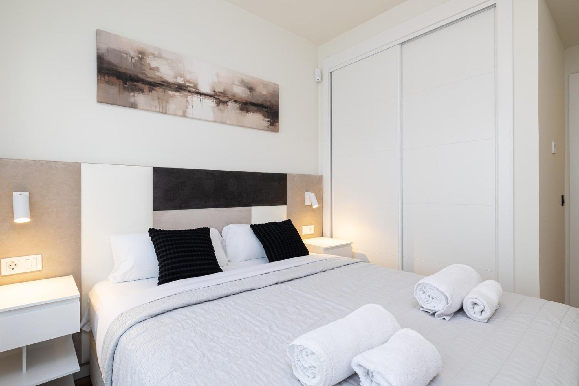 And Apartment, 100mts From The Estepona