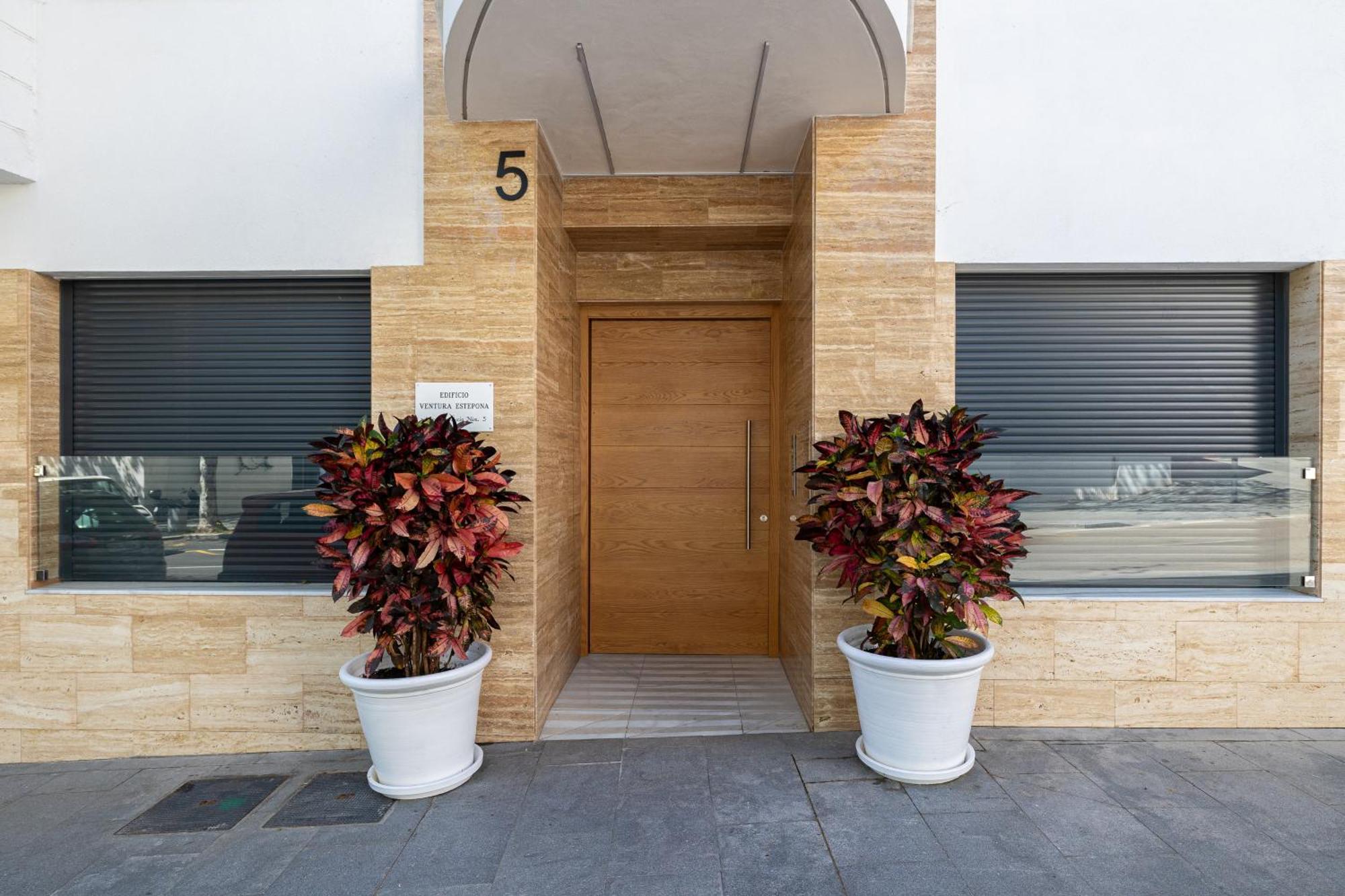 And Apartment, 100mts From The Apartment *