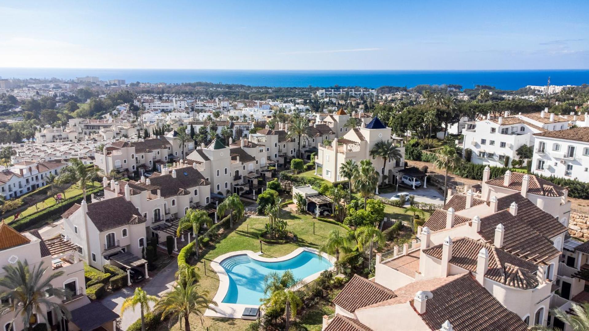 Townhouse In Paraiso Сasa de vacaciones Estepona