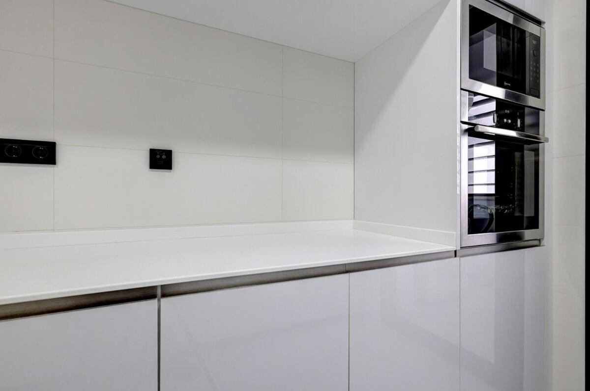 Stylish Hills With Lovely Views Apartment