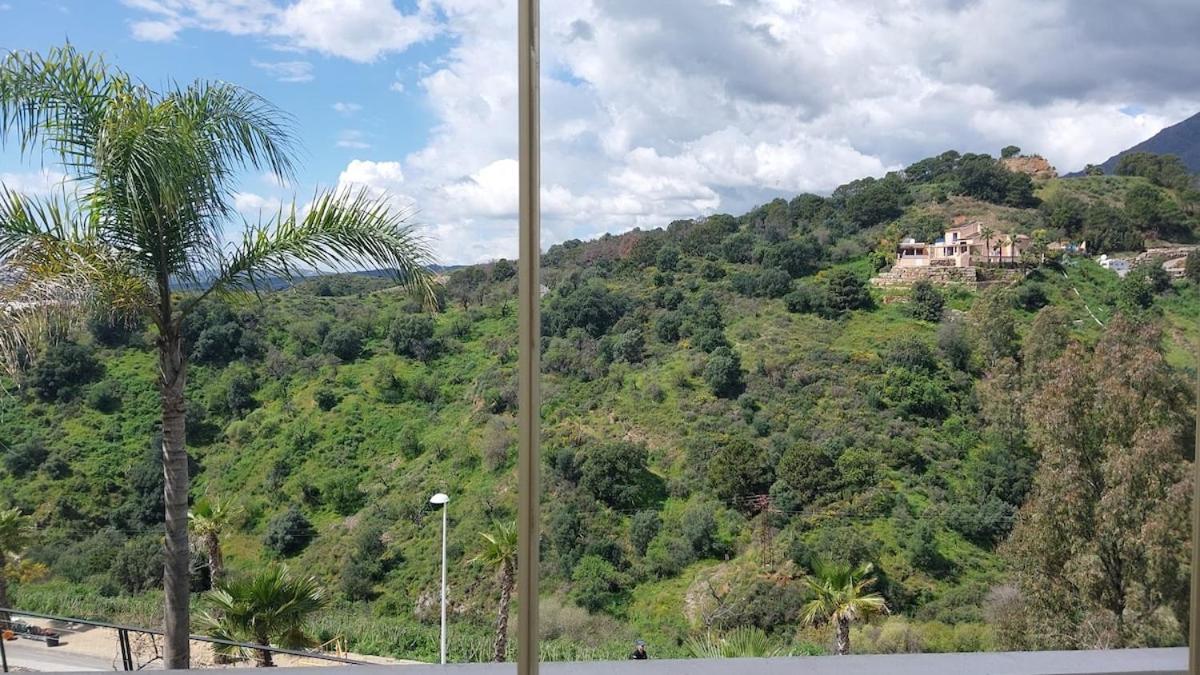 Stylish Hills With Lovely Views