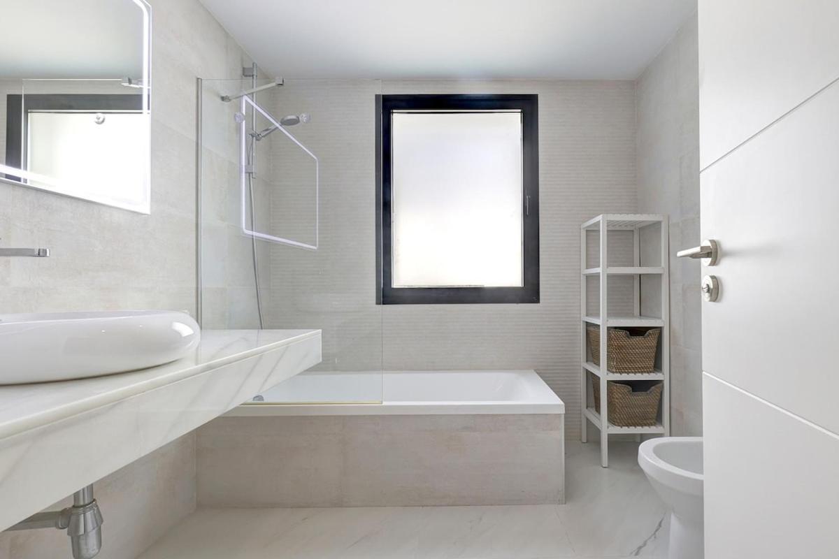 Stylish Hills With Lovely Views Apartamento *