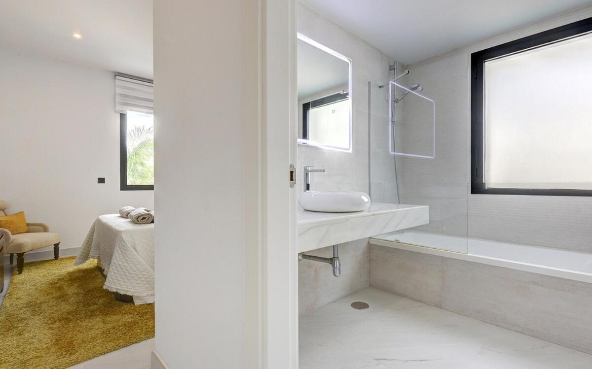 Apartamento Stylish Hills With Lovely Views