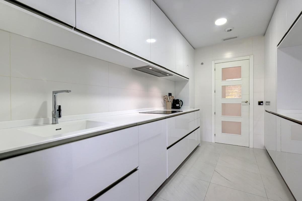 Stylish Hills With Lovely Views Apartamento *