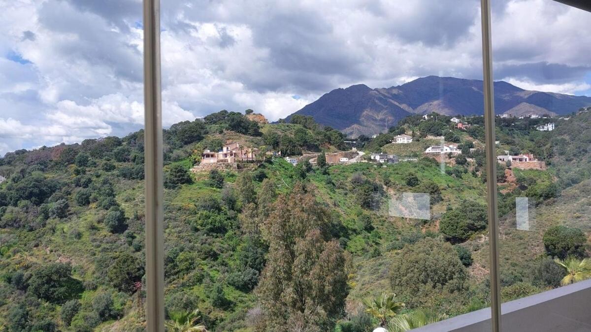 Apartment Stylish Hills With Lovely Views *