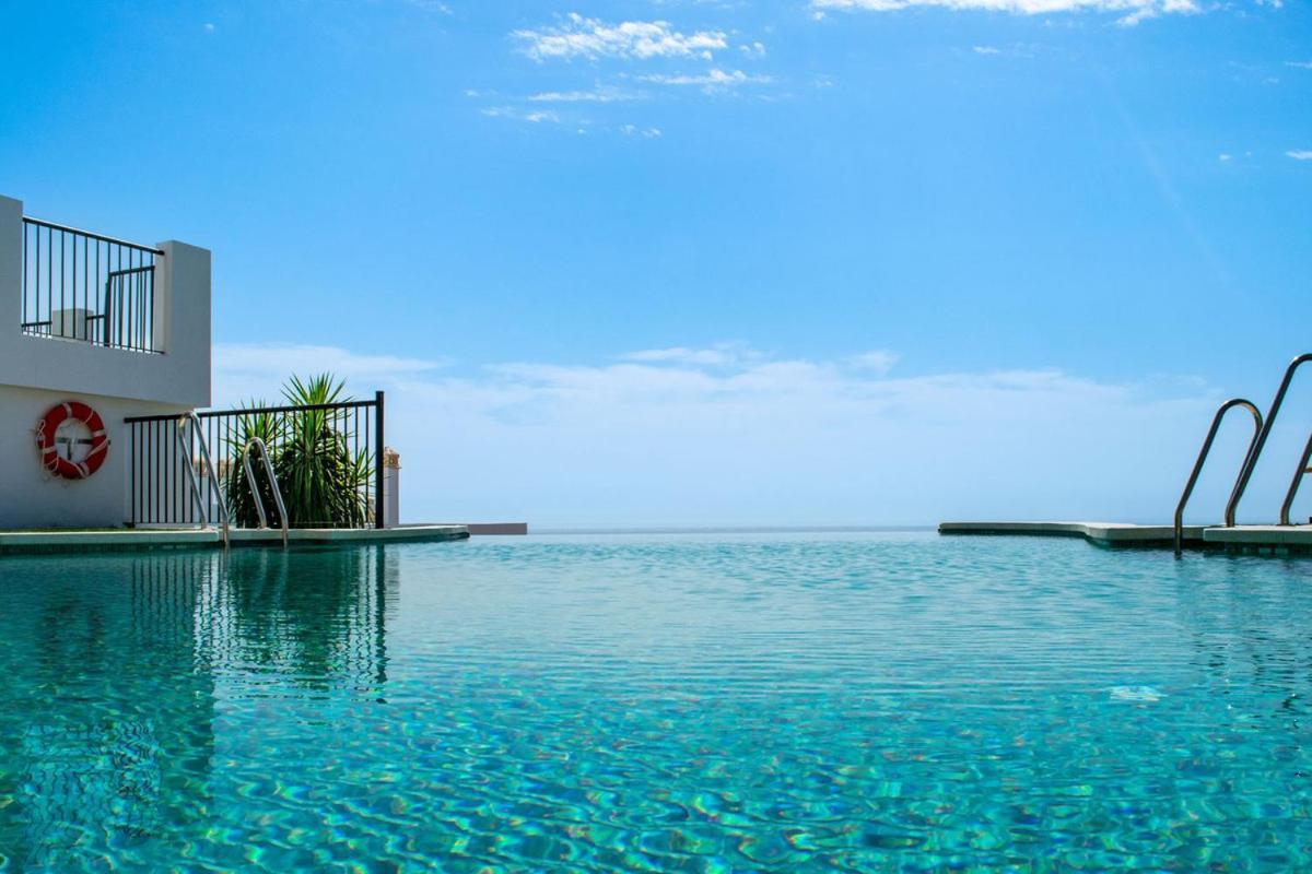 Apartamento Luxury Penthouse Casa De Paraiso, Sea View, Pools, Golf *
